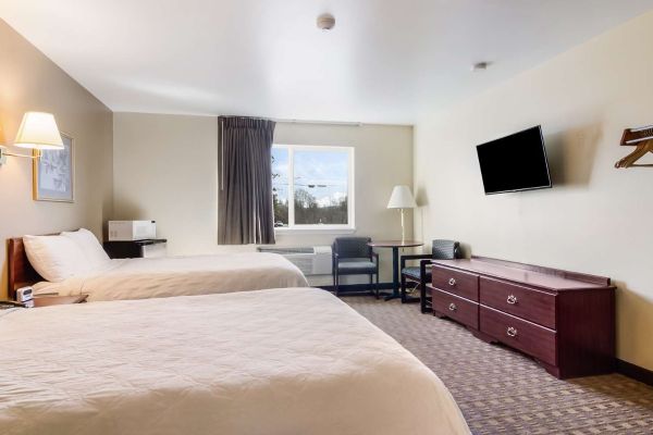 GUESTHOUSE INN & SUITES MONTESANO (Montesano)